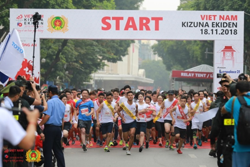 Kizuna Ekiden Hanoi 2018 start